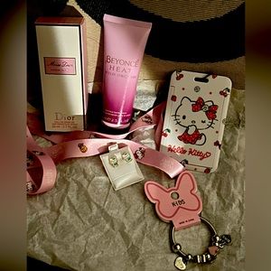Hello kitty gift set $24